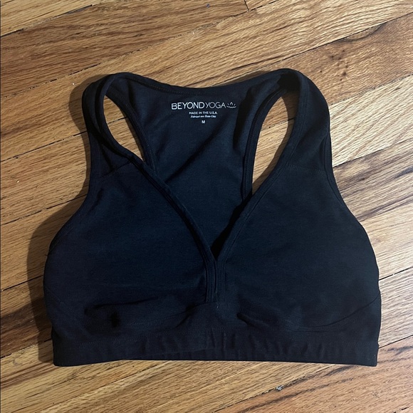 Beyond Yoga Other - Beyond Yoga Sleek Black Sports Bra